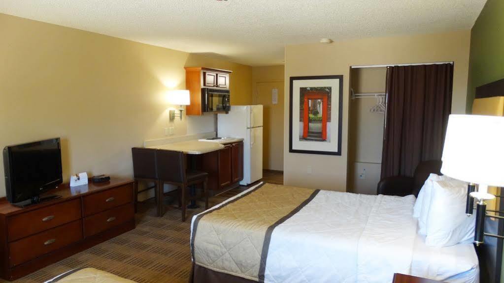 Extended Stay America Suites - Dallas - Vantage Point Dr Екстериор снимка